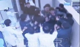 南京爆料男子被打伤视频,街头暴力冲突引发社会关注