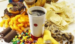 垃圾食品制作爆料视频,惊悚爆料视频曝光