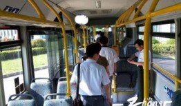武汉公交惊天爆料视频最新,揭露惊人内幕，乘客权益如何被忽视？